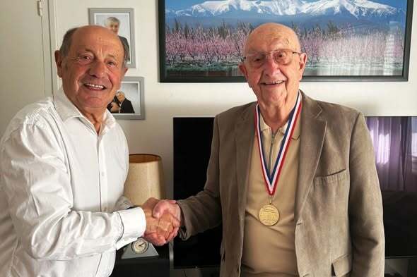 Pyrénées Atlantiques: Mise à l'honneur de M. Jacques CAILLABET