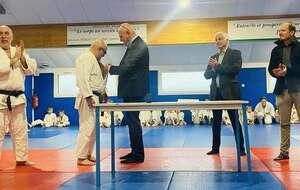 Pyrénées Atlantiques : Remise de médaille à Michel LARRANAGA