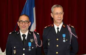 Dordogne : Notre ami Olivier REYNAL reçoit les insignes de chevalier de l'Ordre National du Mérite