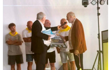 Pyrénées-Atlantiques : Monsieur Philippe CAMI reçoit la plaquette d'honneur Argent